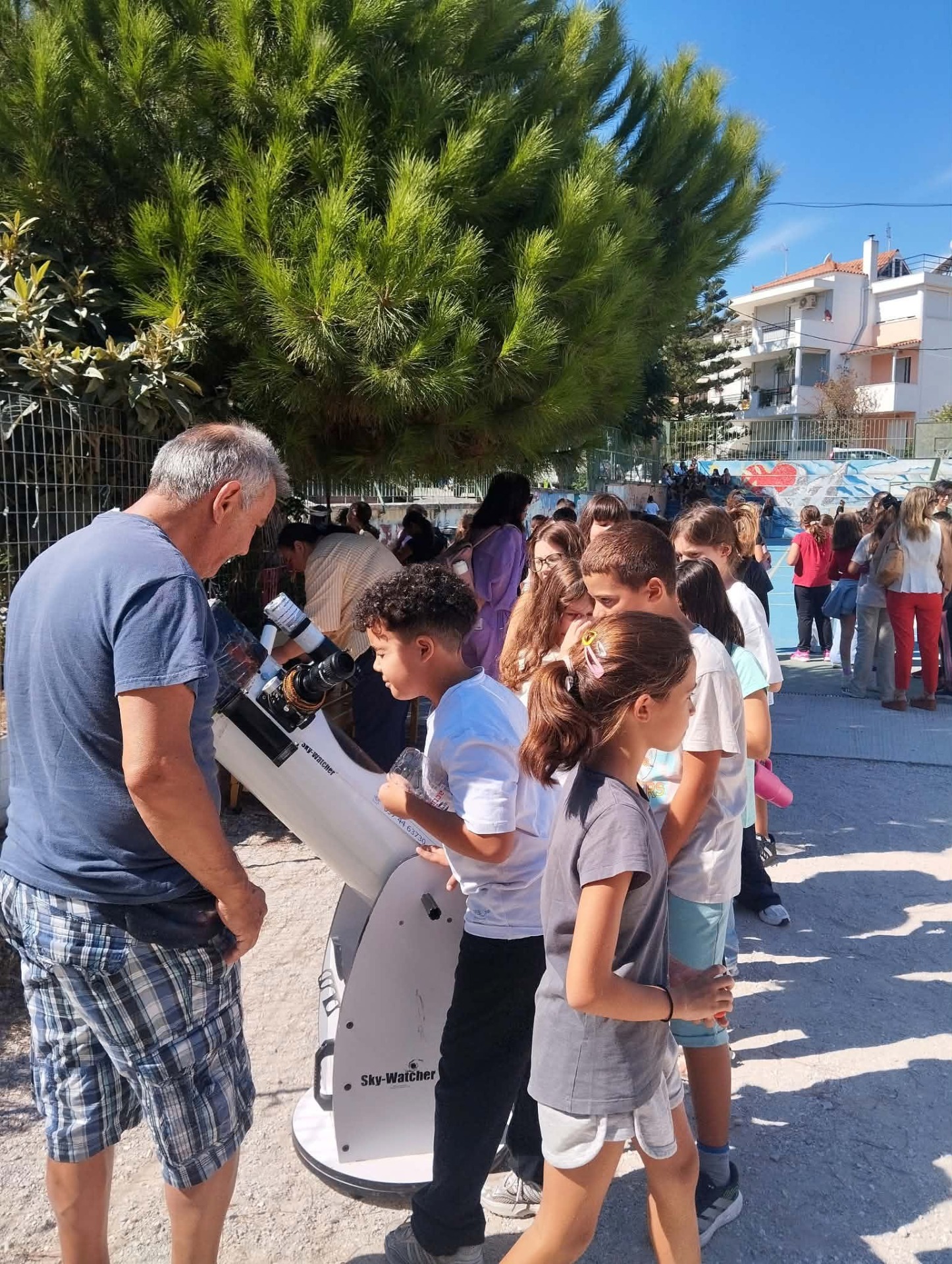 15ο Δημοτικό Σχολείο Μυτιλήνης. Παρατήρηση ηλιακού δίσκου με τηλεσκόπια. 21/9/2026